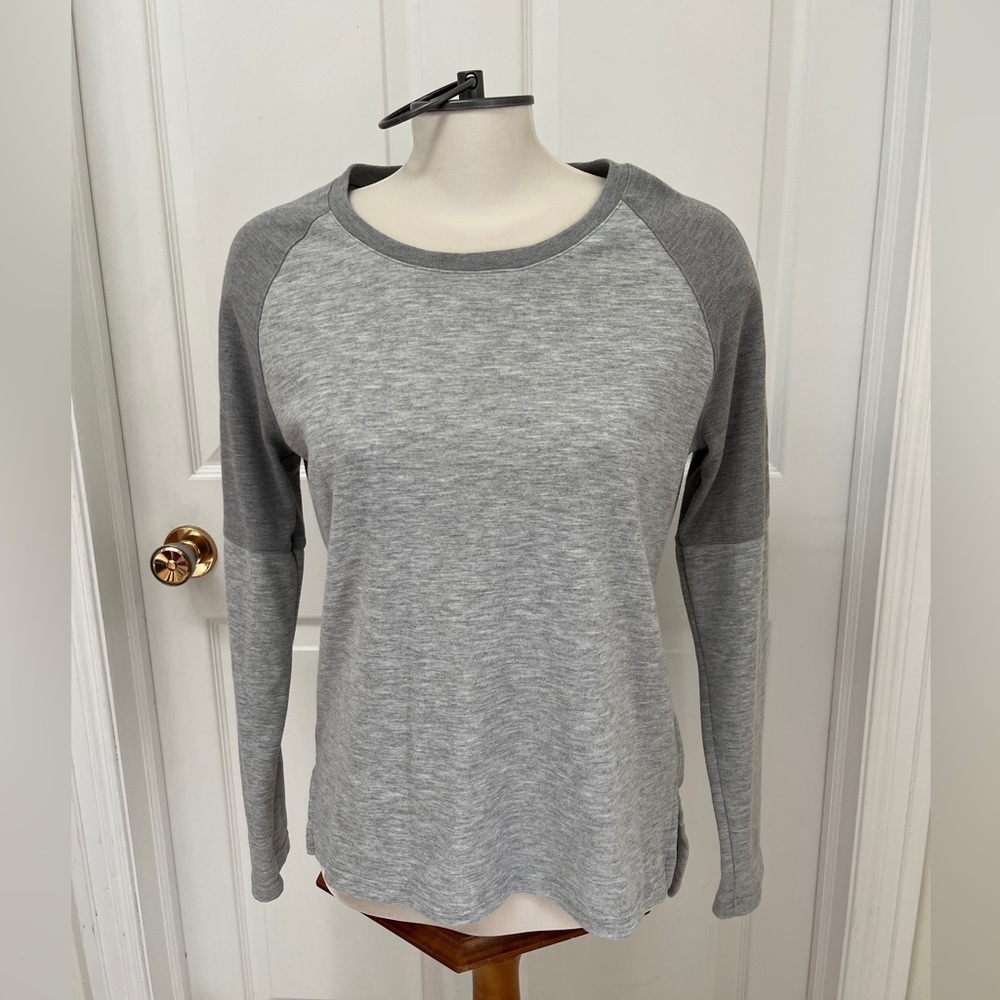 Adidas long sleeve workout shirt size medium